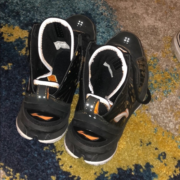 Li ning basketball shoes